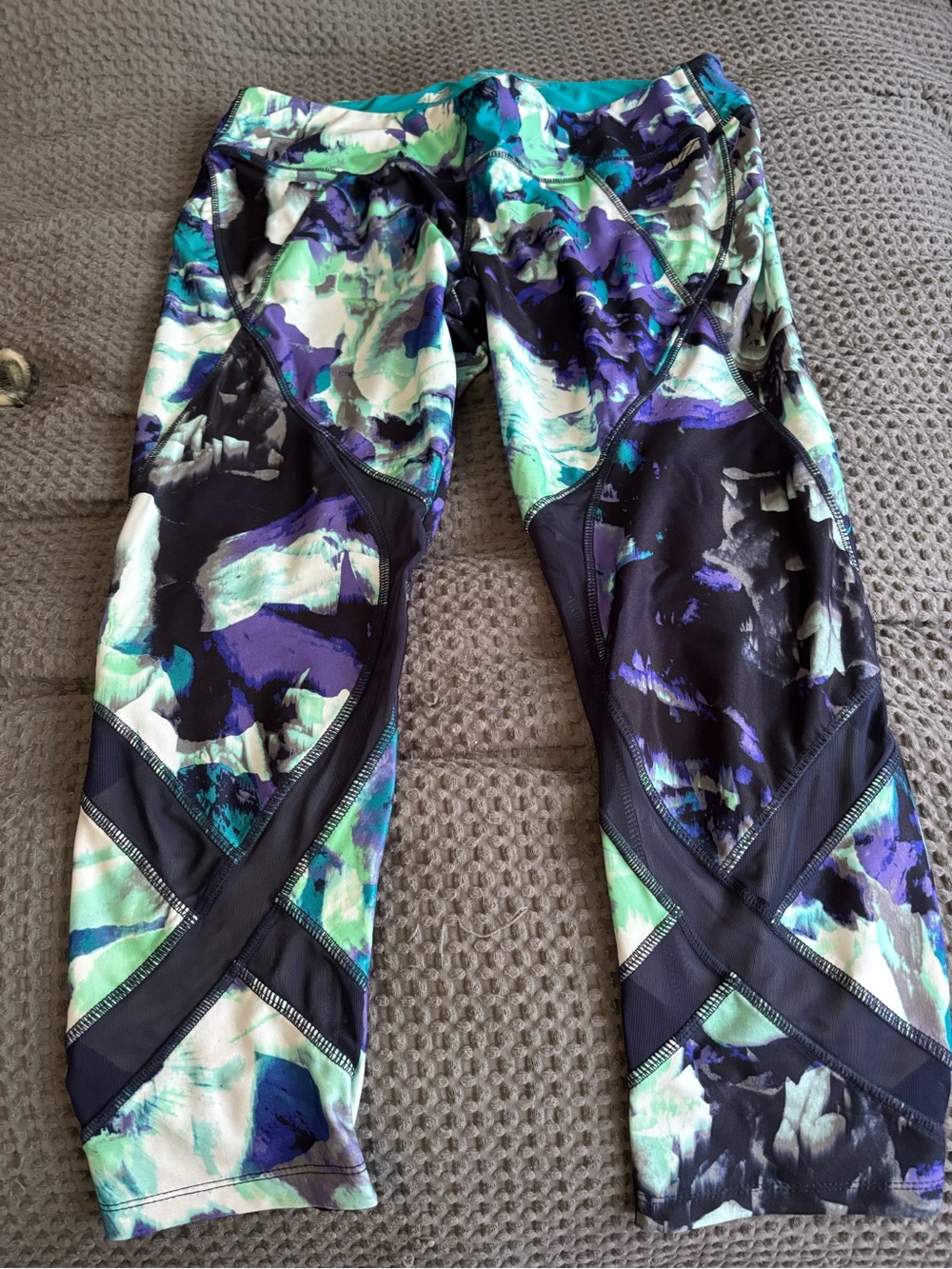 Woman’s Avia SzL Actuve wear leggings never worn excellent condition athletic
